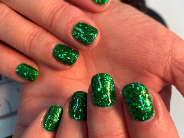 Deluxe Nails gallery