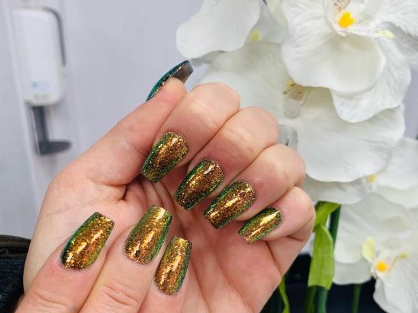 Deluxe Nails gallery