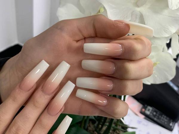 Deluxe Nails gallery
