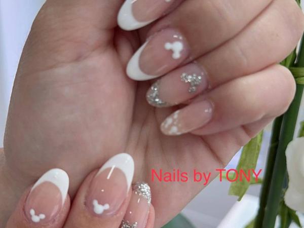 Deluxe Nails gallery