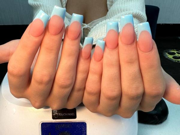 Deluxe Nails gallery