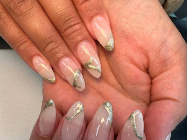 Deluxe Nails gallery