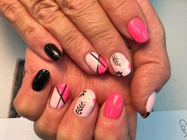 Deluxe Nails gallery