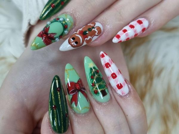 Deluxe Nails