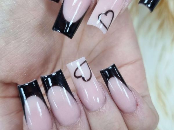 Deluxe Nails
