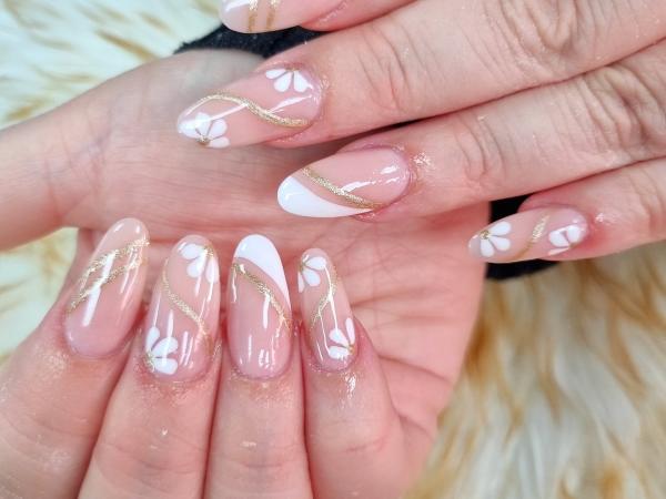 Deluxe Nails