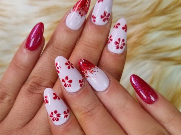 Deluxe Nails