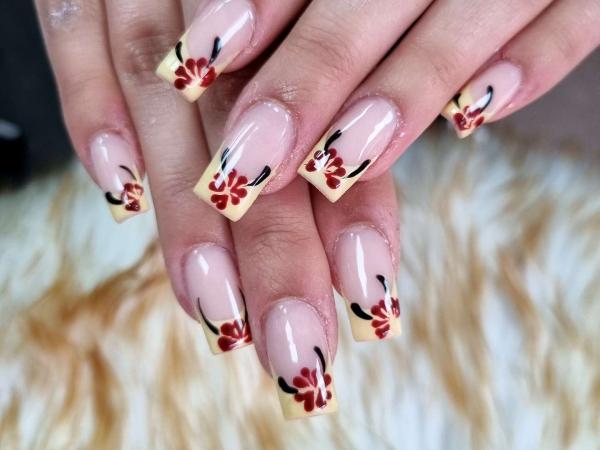 Deluxe Nails