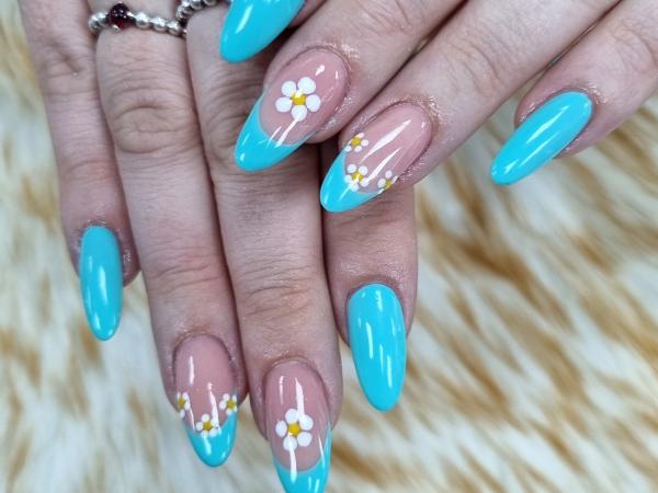 Deluxe Nails