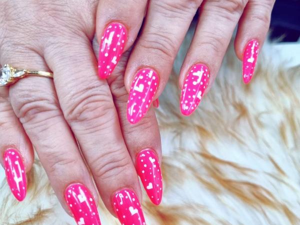 Deluxe Nails