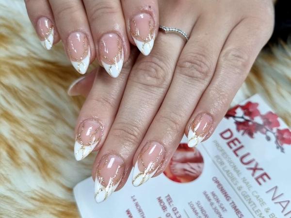 Deluxe Nails