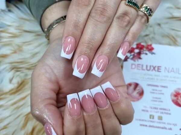 Deluxe Nails