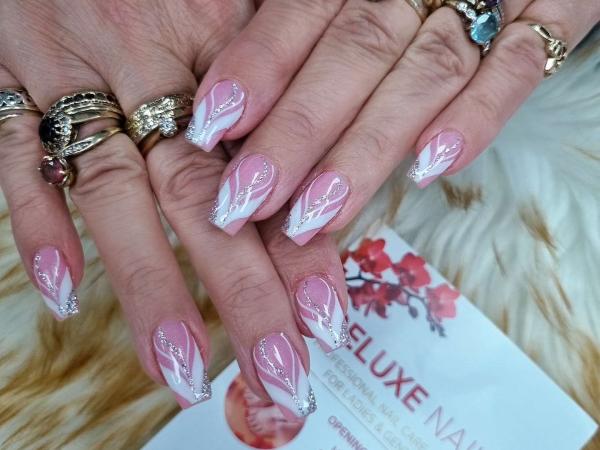 Deluxe Nails