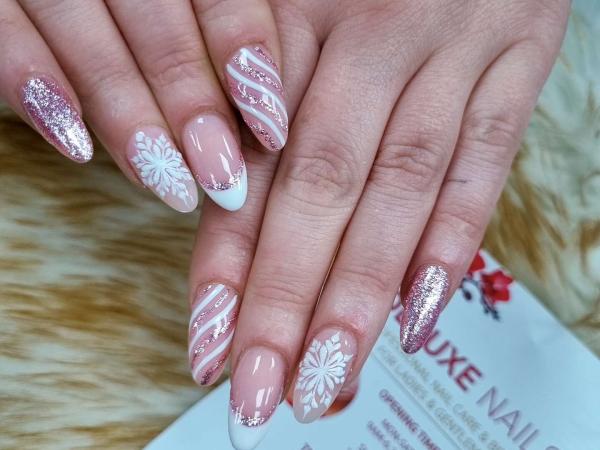 Deluxe Nails