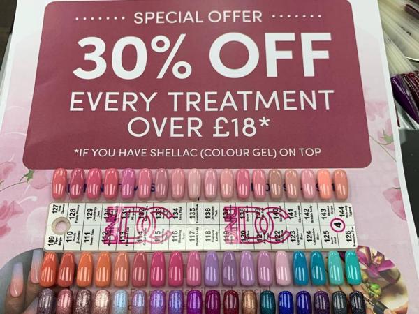 Deluxe Nails gallery