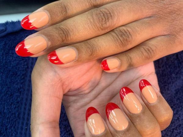 Deluxe Nails gallery