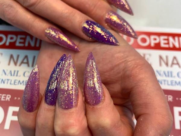Deluxe Nails gallery