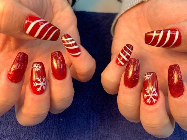 Deluxe Nails gallery