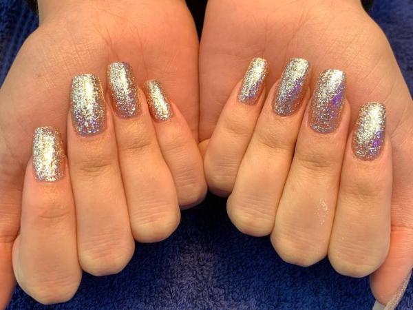 Deluxe Nails gallery