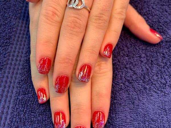 Deluxe Nails gallery