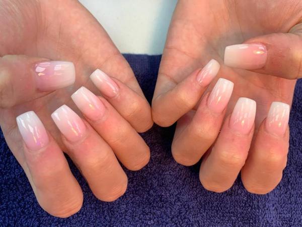 Deluxe Nails gallery