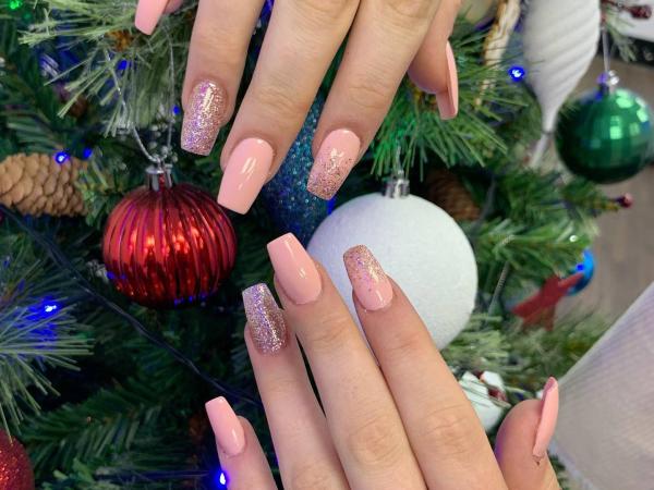 Deluxe Nails gallery