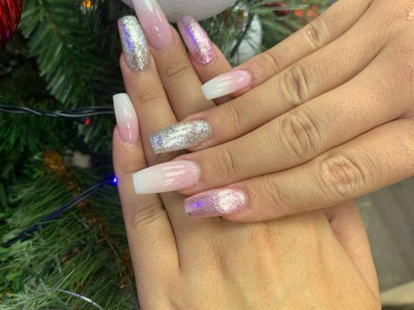 Deluxe Nails gallery