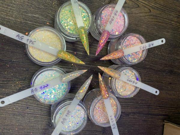 Deluxe Nails gallery