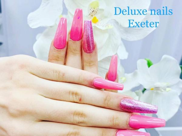 Deluxe Nails gallery