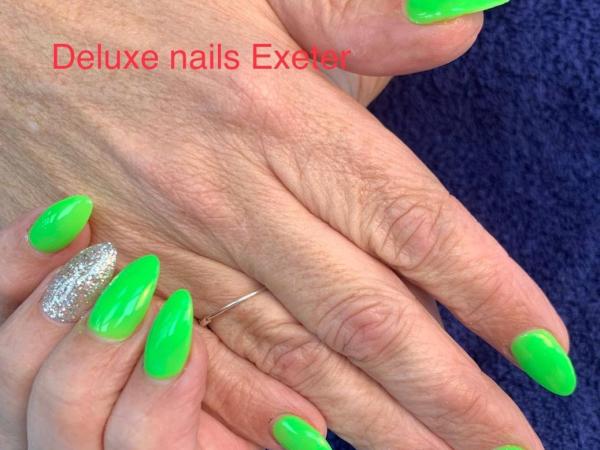 Deluxe Nails gallery
