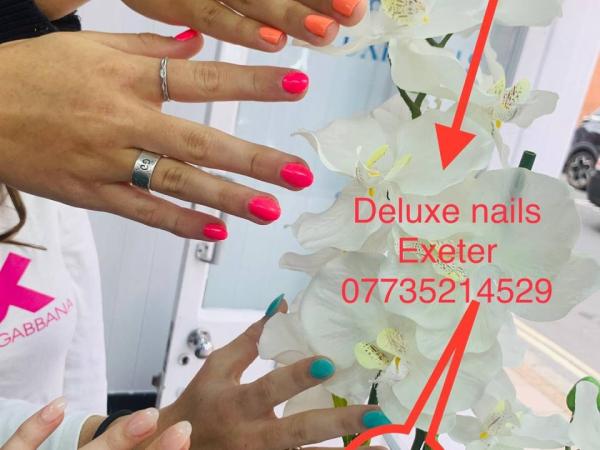 Deluxe Nails gallery