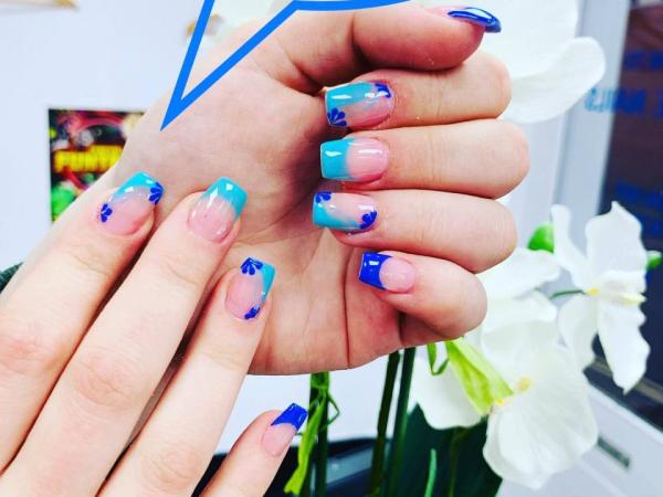Deluxe Nails gallery