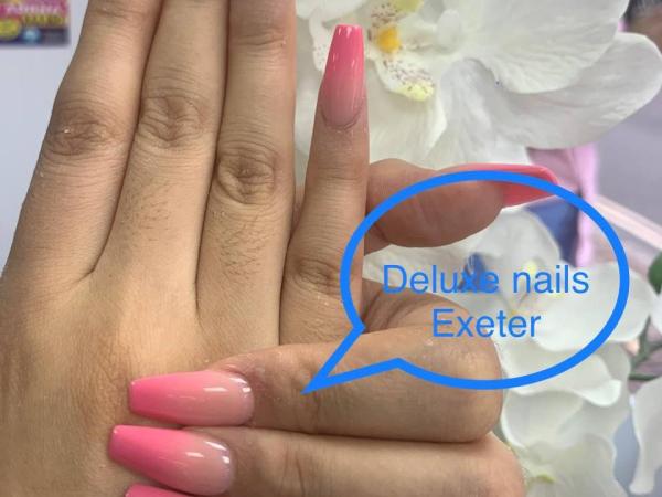 Deluxe Nails gallery
